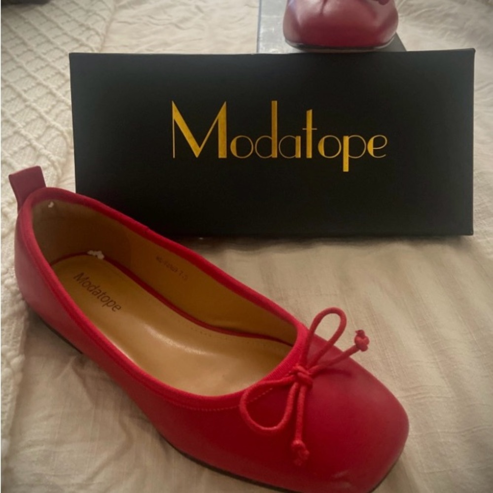 Women's Red Ballet Flats